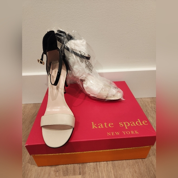 New Kate Spade New York Sandal Nude Leader Black Suede Ankle Stap Heel 8.5 - Picture 2 of 6